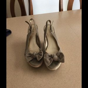 Cute wedges with bow