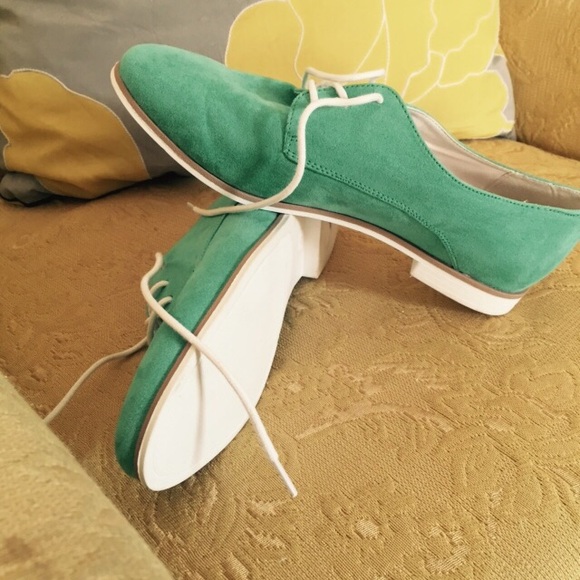 Target Brand - Green Leather Oxfords - Picture 2 of 3
