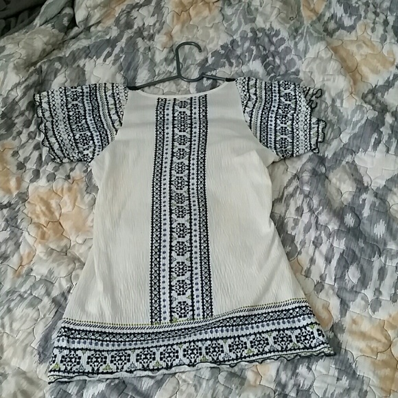 Top - Picture 2 of 2