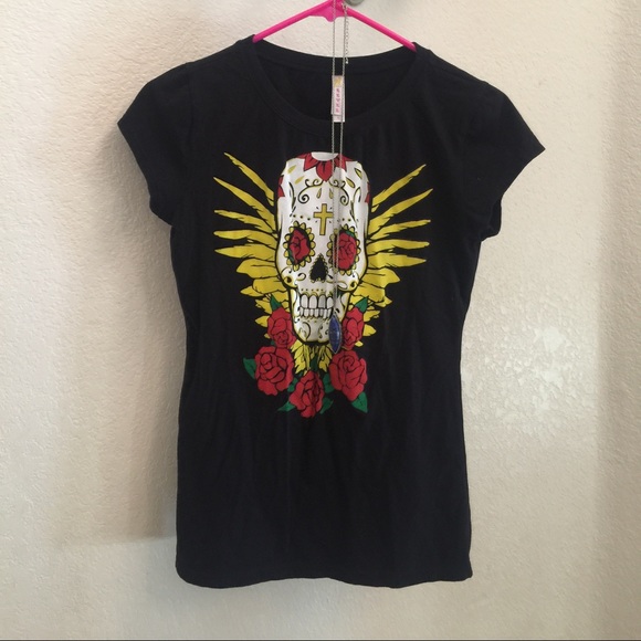 Black skull tee