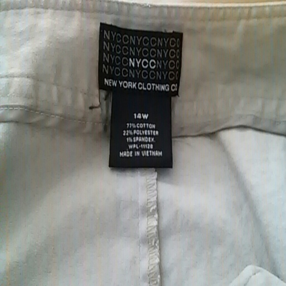 Playful mini - Picture 3 of 3