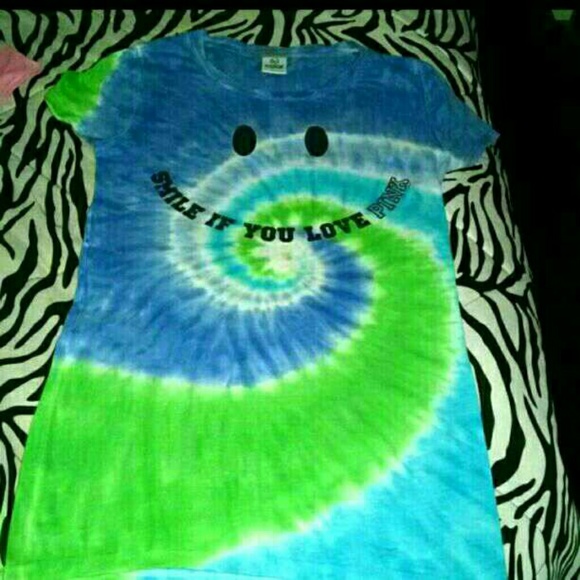 VS pink Large T shirt