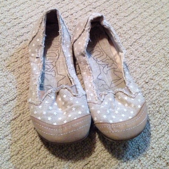 Tan canvas shoes