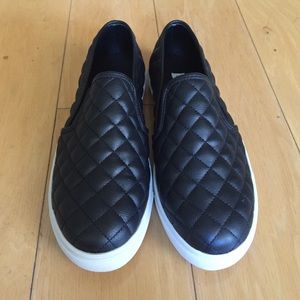 Steve Madden Shoes - BRAND NEW Steve Madden ECENTRCQ slip on sneaker, 8 Steve Madden Shoes - BRAND NEW Steve Madden ECENTRCQ slip on sneaker, 8
