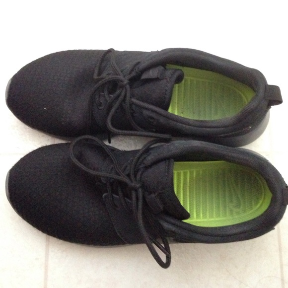 Nike Roches - Picture 2 of 4