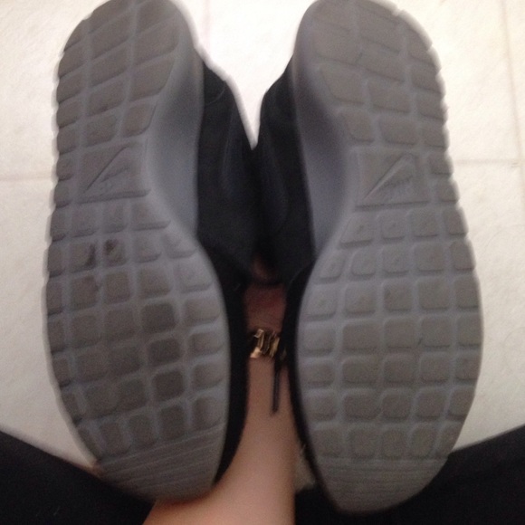Nike Roches - Picture 3 of 4