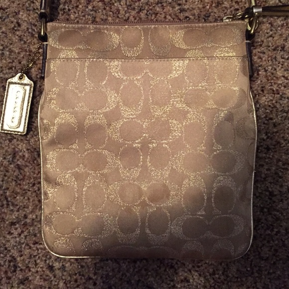 Coach Purse | Gold | Small Side Purse | Great