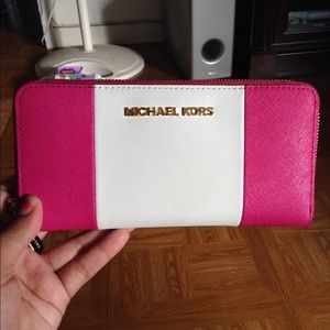 Michael kors center stripe wallet