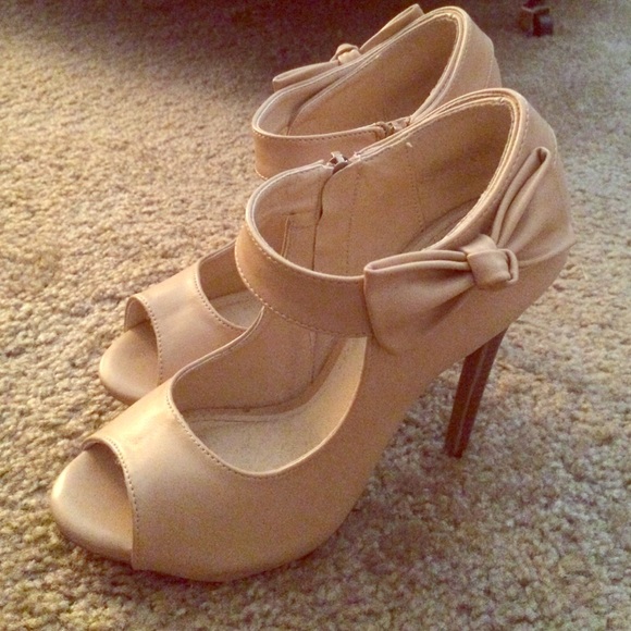 Nude Open-Toe Mary Jane style fashion stilettos