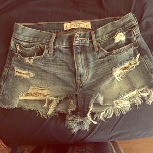 A&F high waisted destroyed jeans shorts