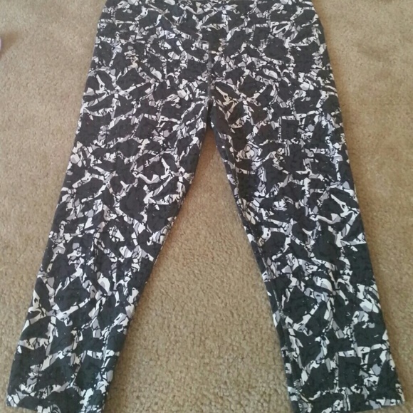 Nike Dri-Fit Fitted Cropped Pants