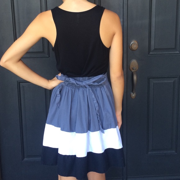 Dress. - Picture 2 of 3