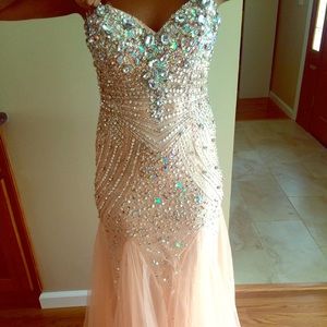 Gorgeous prom/special event dress, only worn ONCE