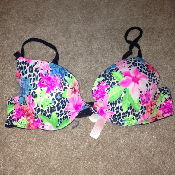 Pink lightly lined bra