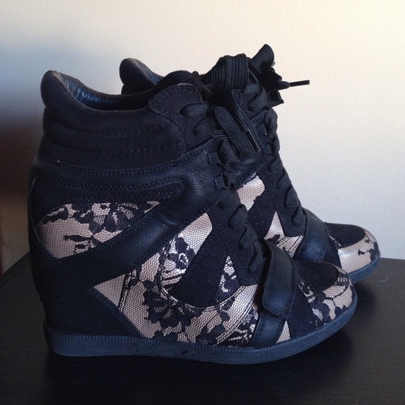 Rachel Roy "Nayome" Wedge Bootie