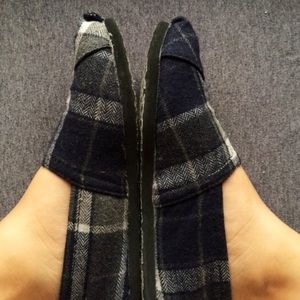 Flannel patterned toms