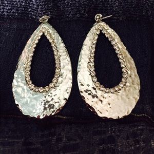 Very pretty hammered silver & rhinestone earrings