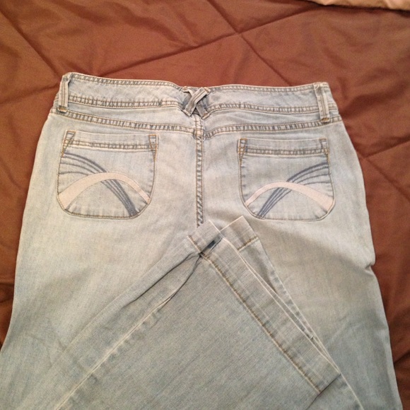 Jeans - Picture 2 of 3