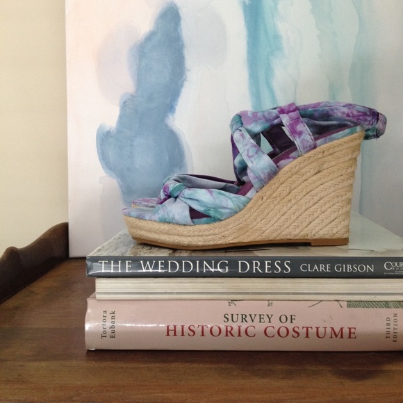 Tie Dye Wedges in Purple and Blue
