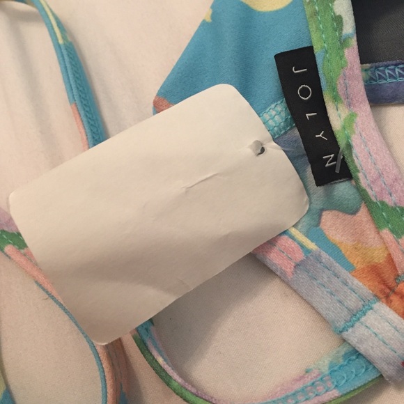 NWT Jolyn Top - Picture 3 of 3