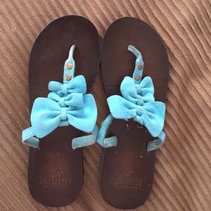 Hollister flip flops