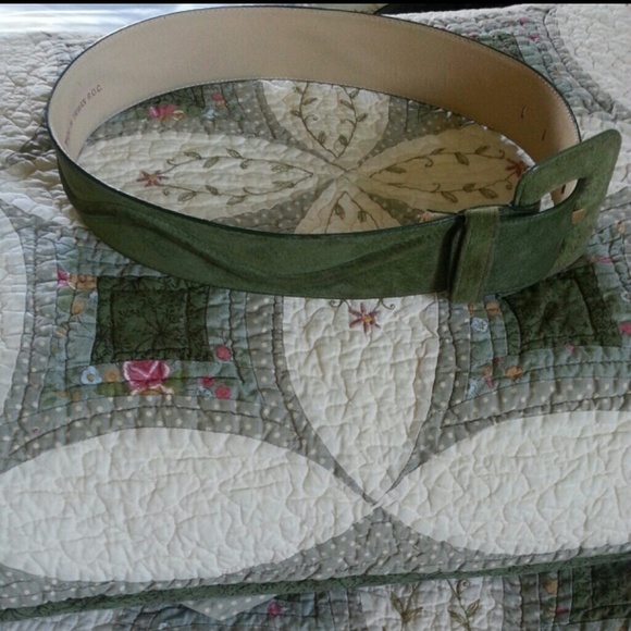 ✨HP✨NWOT.......Beautiful Suede Belt - Picture 3 of 5
