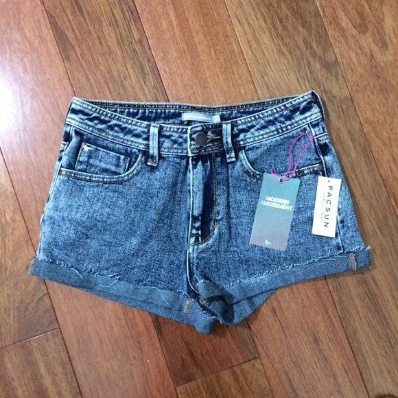 Ⓜ️ Shorts - Picture 3 of 3