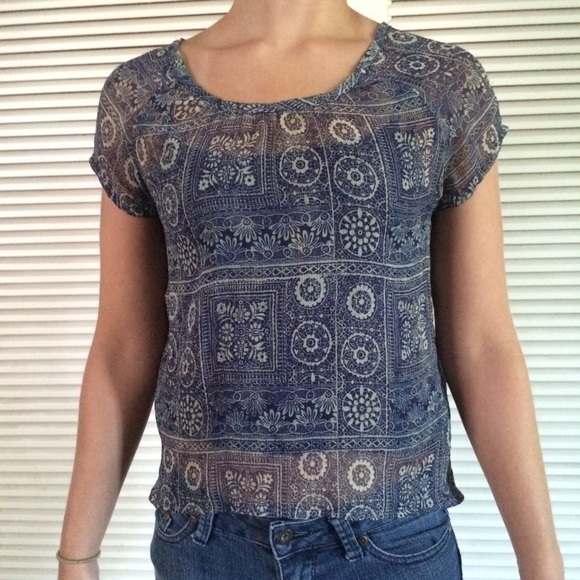 Blue & green patterned cover up w/sleeves