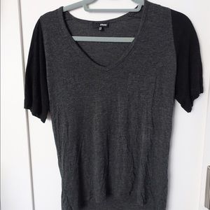 Aritzia V Neck T Shirt