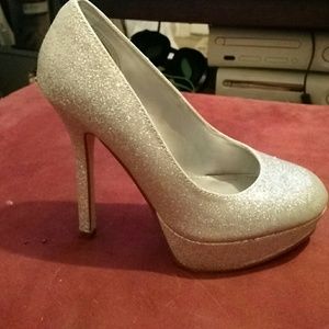 Silver pumps