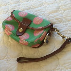 Dooley & Burke wristlet