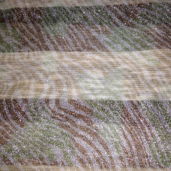 Top. - Picture 4 of 4