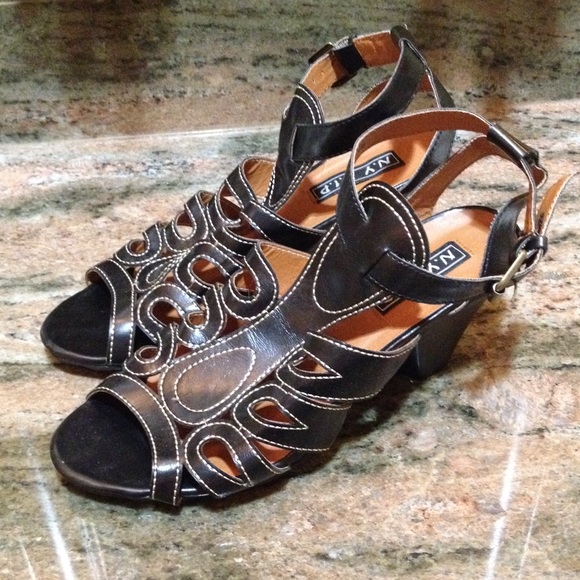 NY VIP Sandals Size 7 1/2M - Picture 2 of 3