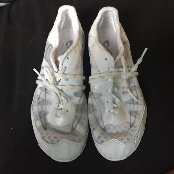 Shoes - NFINITY vengeance