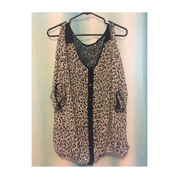 Leopard print 3/4 sleeve top