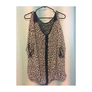 Leopard print 3/4 sleeve top