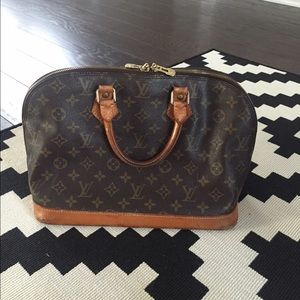 Louis Vuitton Alma additional photos