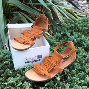 Minnetonka  A Maui sandal