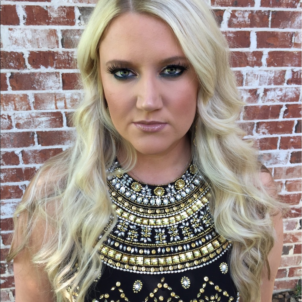 MEET YOUR TOP RATED SELLER 👸🏼❤️ - Picture 3 of 8