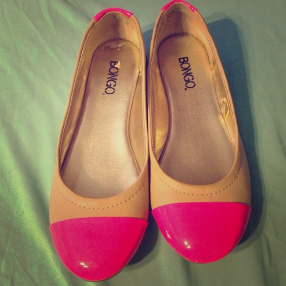 BONGO Shoes - Pair of BONGO flats