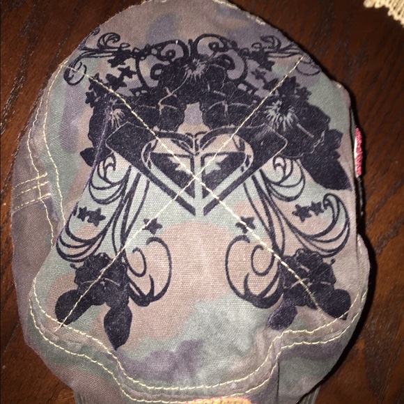 🚫SOLD🚫 Roxy camouflage hat - Picture 2 of 4