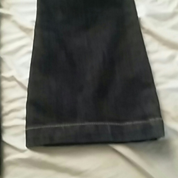 Women Jean - Picture 3 of 3