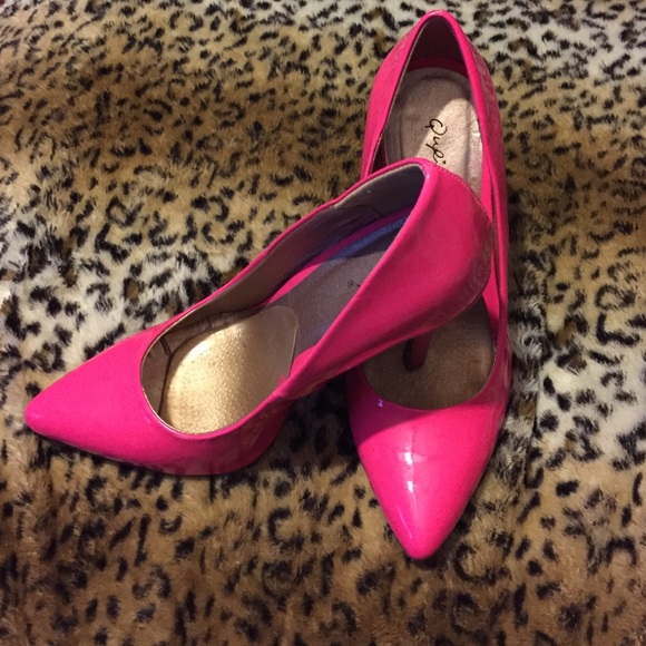 Pink pumps