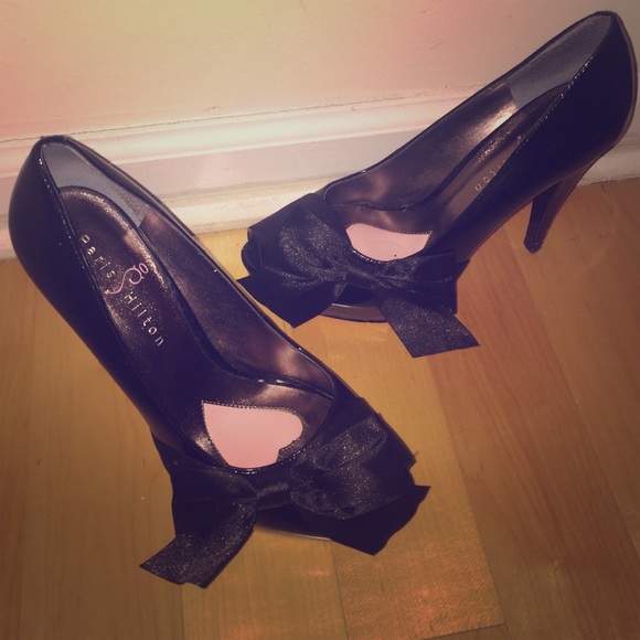 Paris Hilton black heels