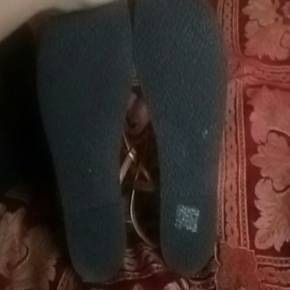 Shoes - Picture 2 of 4