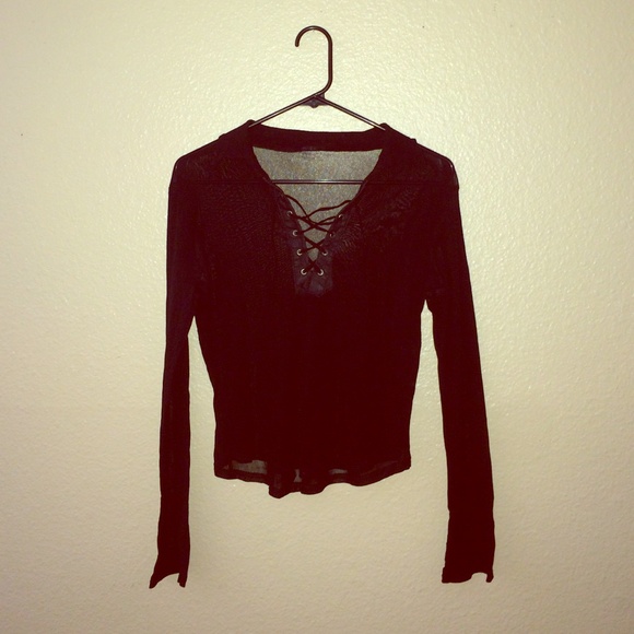 Gorgeous black top!