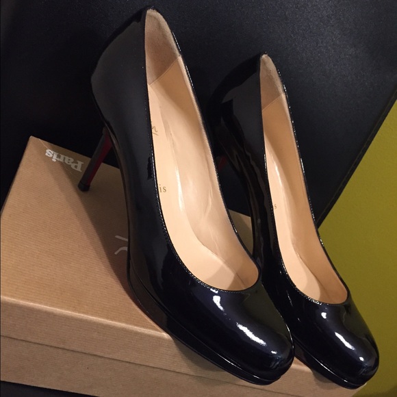 Christian Louboutin - Picture 2 of 4