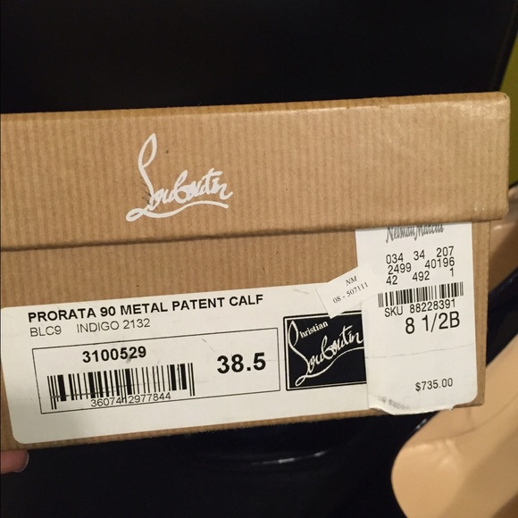 Christian Louboutin - Picture 4 of 4