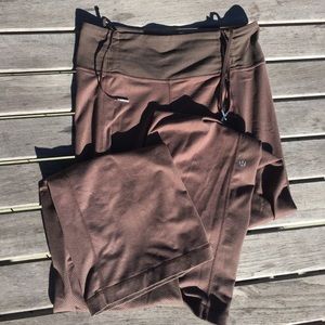 Rare herringbone printed brown yoga pants