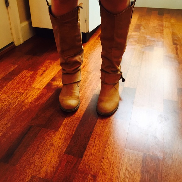 Steve Madden camel color boots
